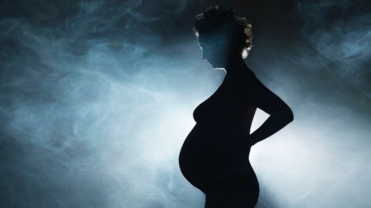 051412-health-pregnant-women-smoke