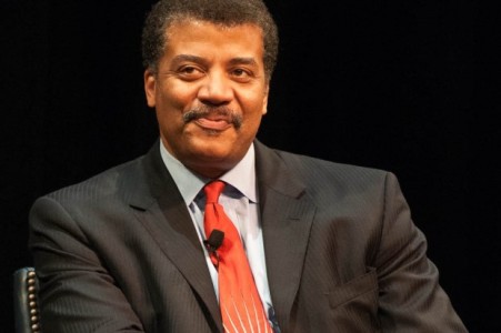 Neil_deGrasse_Tyson_at_Howard_University_September_28_2010-e1394804890569-620x412